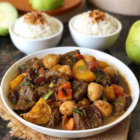 8 Resep Semur Daging Empuk, Cocok buat Menu Makan Siang