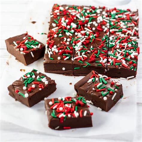 Easy Christmas Fudge: Quick & Festive Fudge Recipe