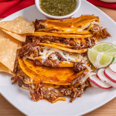 Total 120+ imagen quesadillas de birria con queso - Abzlocal.mx