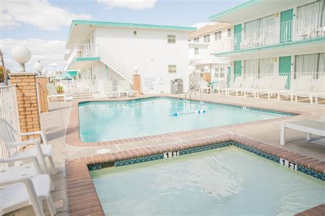 Biscayne Family Resort Pool: Pictures & Reviews - Tripadvisor