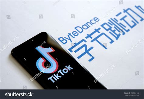 52 Zhang Yiming Stock Photos, Images & Photography | Shutterstock