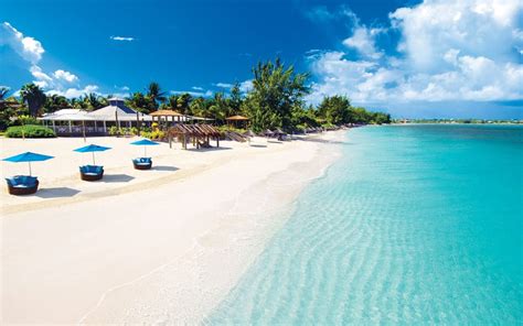 7 of the Most Luxurious Hotels in Turks and Caicos