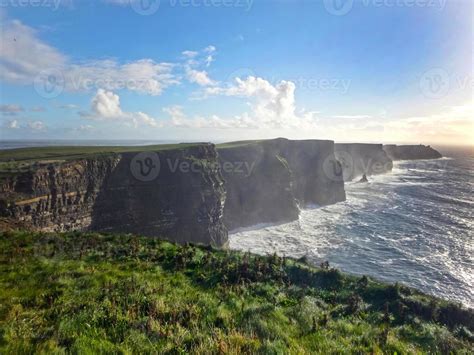 Cliffs of Moher 1401152 Stock Photo at Vecteezy