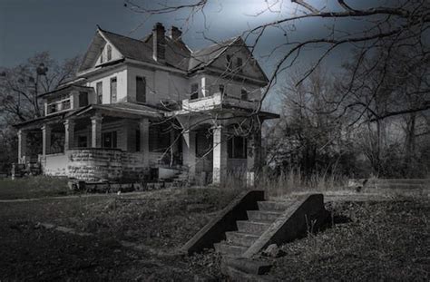 26 Hauntingly Beautiful Photos of Abandoned Homes Across America ...