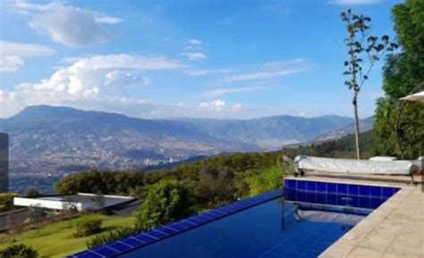 MEDELLIN POOL HOME