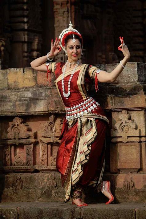 Odissi Dance - History, Repertoire, Costumes & Dancers