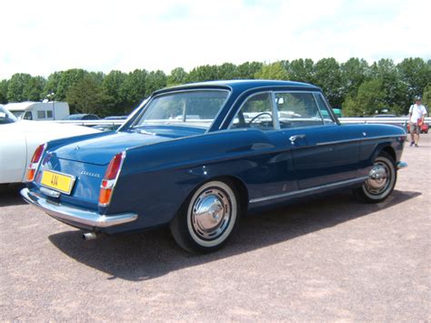 File:Peugeot404-coupe-3.jpg - Wikimedia Commons