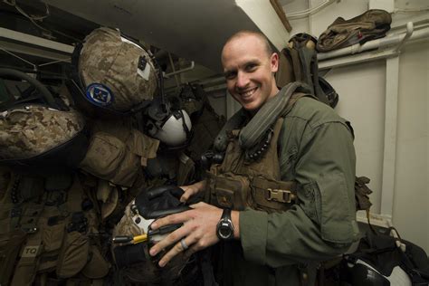 Face of Defense: Marine Helicopter Pilot Keeps Eyes Skyward > Air ...