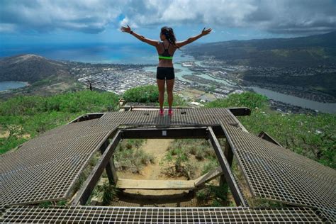 KOKO HEAD STAIRS HIKE: 1,048 TORTUROUS STEPS - Journey Era