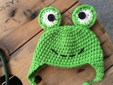 Newborn frog hat | Etsy, Crochet hats, Hats