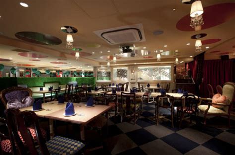 Alice in Wonderland Restaurant (8 pics) - Izismile.com