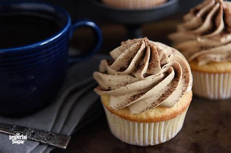 Coffee Butter Cream Frosting | Imperial Sugar