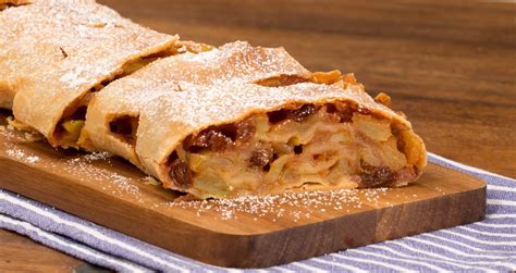 Original Viennese Apfelstrudel Authentic Recipe | TasteAtlas