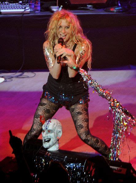 I need to see a crazy beautiful Kesha concert asap!!★ | Kesha animal ...