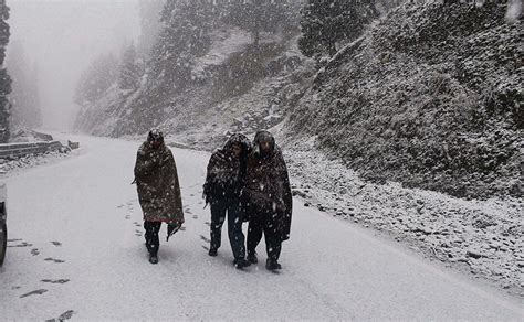 These Photos From Yesterday, Showing Srinagar’s First Snowfall Of The ...