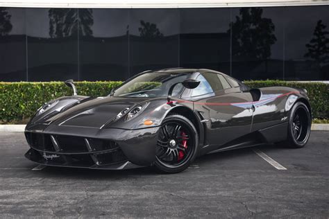 A carbon fiber Pagani Huayra is up for sale | Vehiclejar Blog