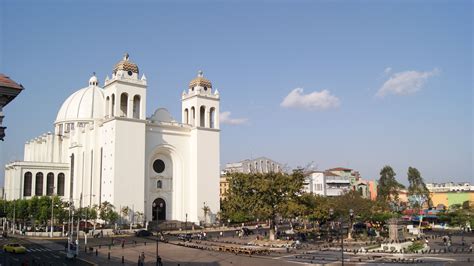 Cathedral Of San Salvador - HooDoo Wallpaper