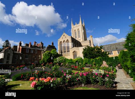 Bury st edmunds abbey hi-res stock photography and images - Alamy