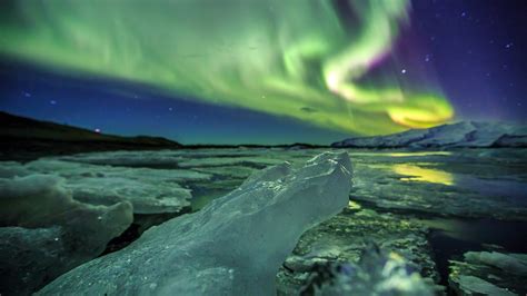 Iceland Northern Lights 2024 - Nara Rosabella