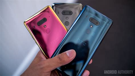 HTC U12 Plus colors: Titanium black, flame red, and translucent blue