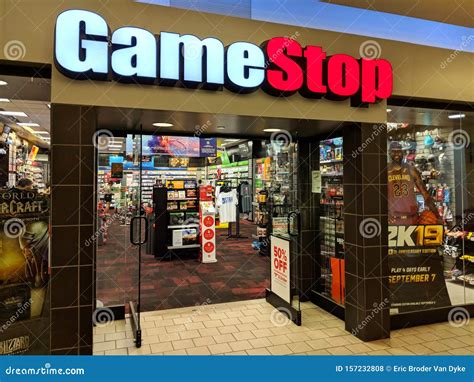 Tienda Gamestop En El Centro Comercial Kahala Mall Foto de archivo ...