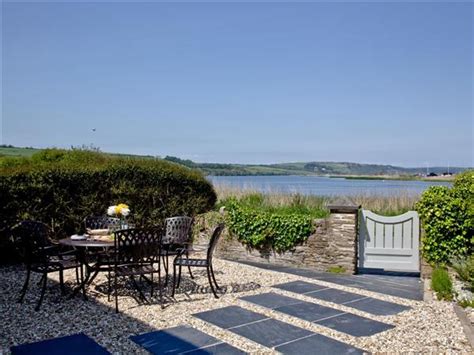 Waterfront in Torcross, Devon sleeps 6