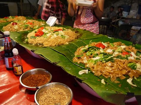 Street Food At Chiang Mai Sunday Night Market - Renegade Travels