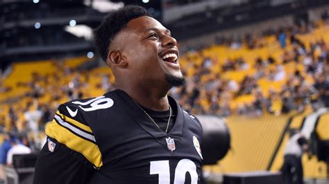 Pittsburgh Steelers' JuJu Smith-Schuster has a new manager: his mom ...