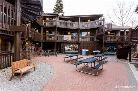 Banff International Hostel - UPDATED 2024 Prices, Reviews & Photos