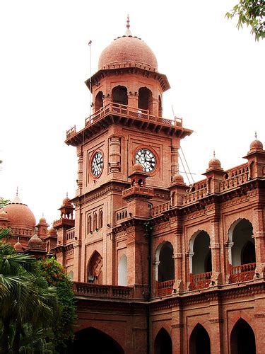 Pakistani Tourism: punjab university lahore