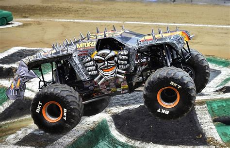 Maximum Destruction (Max-D) | Monster Trucks Wiki | FANDOM powered by Wikia