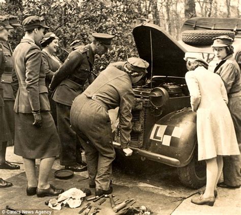 Ever seen The Queen change a car tyre? Unseen pictures of Her Majesty ...