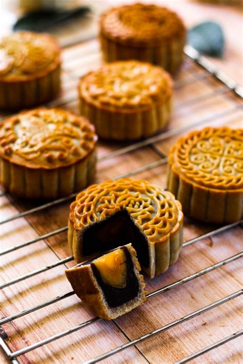 Mooncake Memories: Your Guide to the Colorful History of this Celestial ...