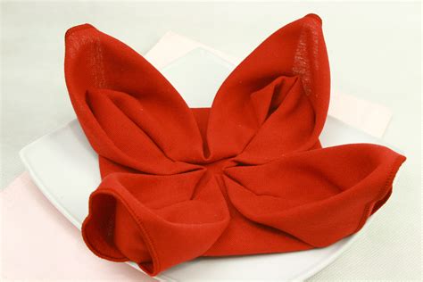 4 Ways to Fold Table Napkins - wikiHow