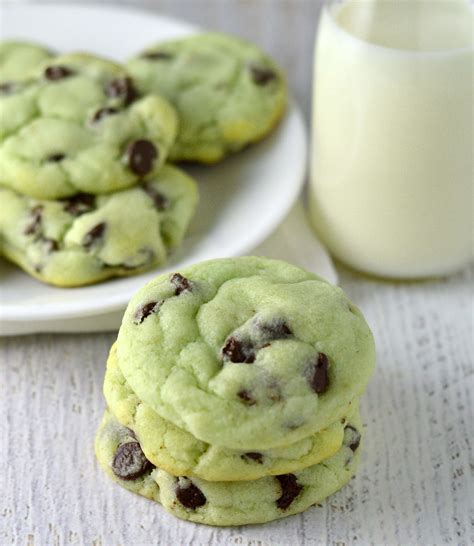 Mint chocolate chip cookies - Friday is Cake Night