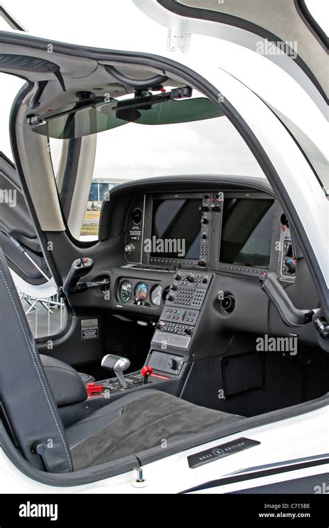 Display of the Cirrus SR22 Cockpit at the Farnborough International ...