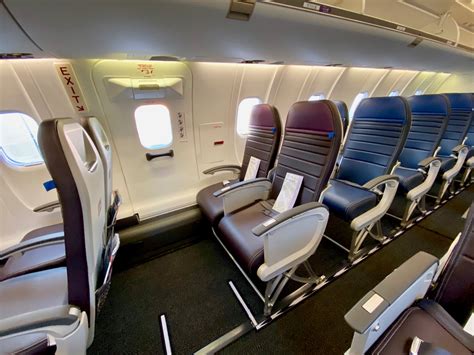 First impressions of United's brand-new CRJ550 regional jet