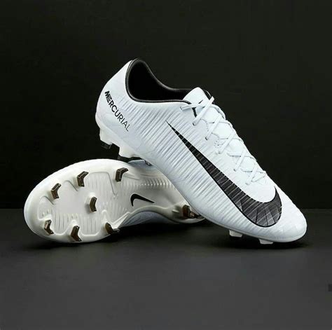 Men Nike Football Studs at Rs 4000/pair in Jabalpur | ID: 19386700788