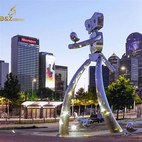 the traveling man robot sculpture dallas