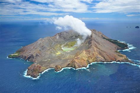 Volcano erupts on New Zealand's White Island - Lonely Planet