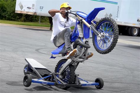 Wheelie a dirt bike in 2min (Wheelie Machine Bike Life Lessons) | MOTOBSK