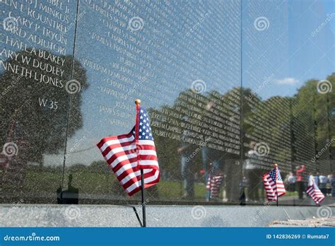 The Vietnam Veterans Names Memorial Wall Editorial Stock Image - Image ...