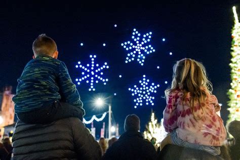 VIDEO: Orlando hosting Holiday Drone Show this Sunday at Lake Eola Park ...