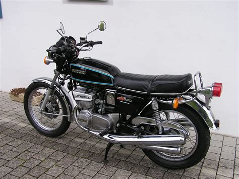 Suzuki GT380 Gallery - Classic Motorbikes