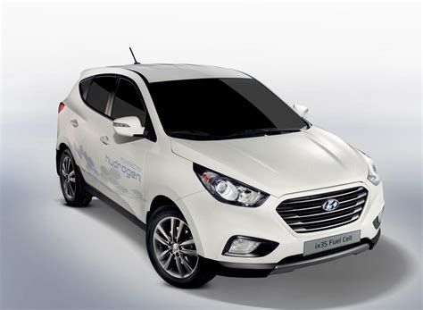 Hyundai ix35 Fuel Cell Photos and Specs. Photo: Hyundai ix35 Fuel Cell ...