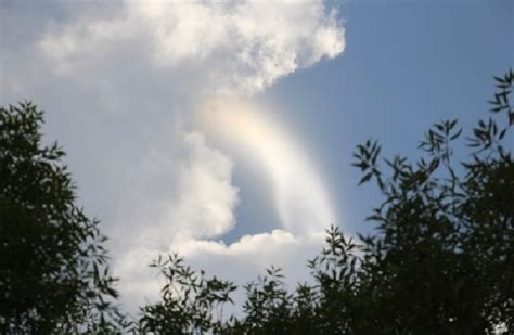 Mysterious crown flash in the sky near Moscow video - Strange Sounds