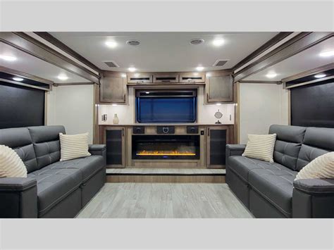 RiverStone Review: Loaded with Convenience & Luxury - RV Dynasty Blog