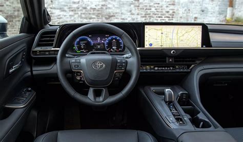 Xem trước Toyota Camry 2024: Bỏ kiểu xe doanh nhân, chạy theo phong ...