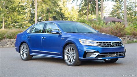 2017 Volkswagen Passat TSI R-Line (US-Spec) | Front Three-Quarter