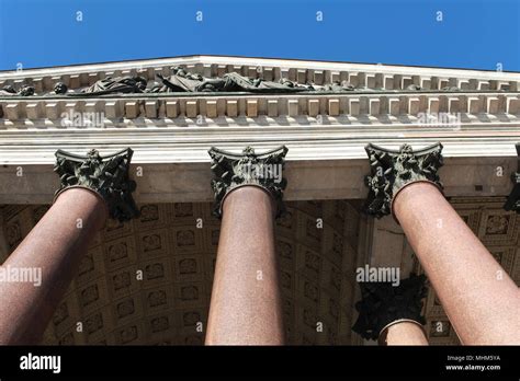 Portico entrance facade columns hi-res stock photography and images - Alamy